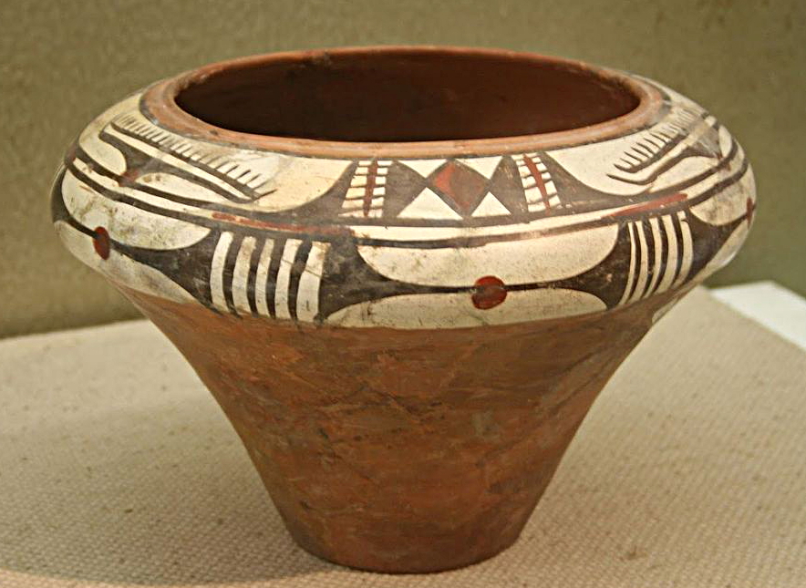 Yangshao-Culture. Dahecun painted pottery. Henan_Provincial_Museum,_Zhengzhou